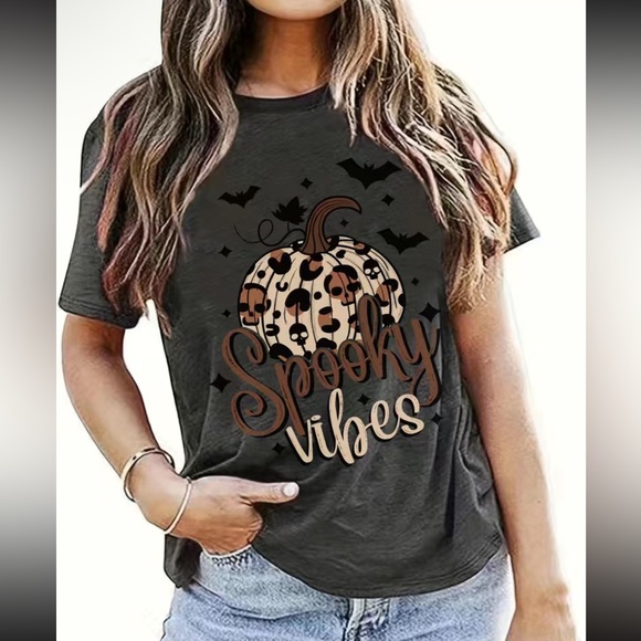 New, Halloween Spooky Vibes Tee Shirt - Picture 2 of 2